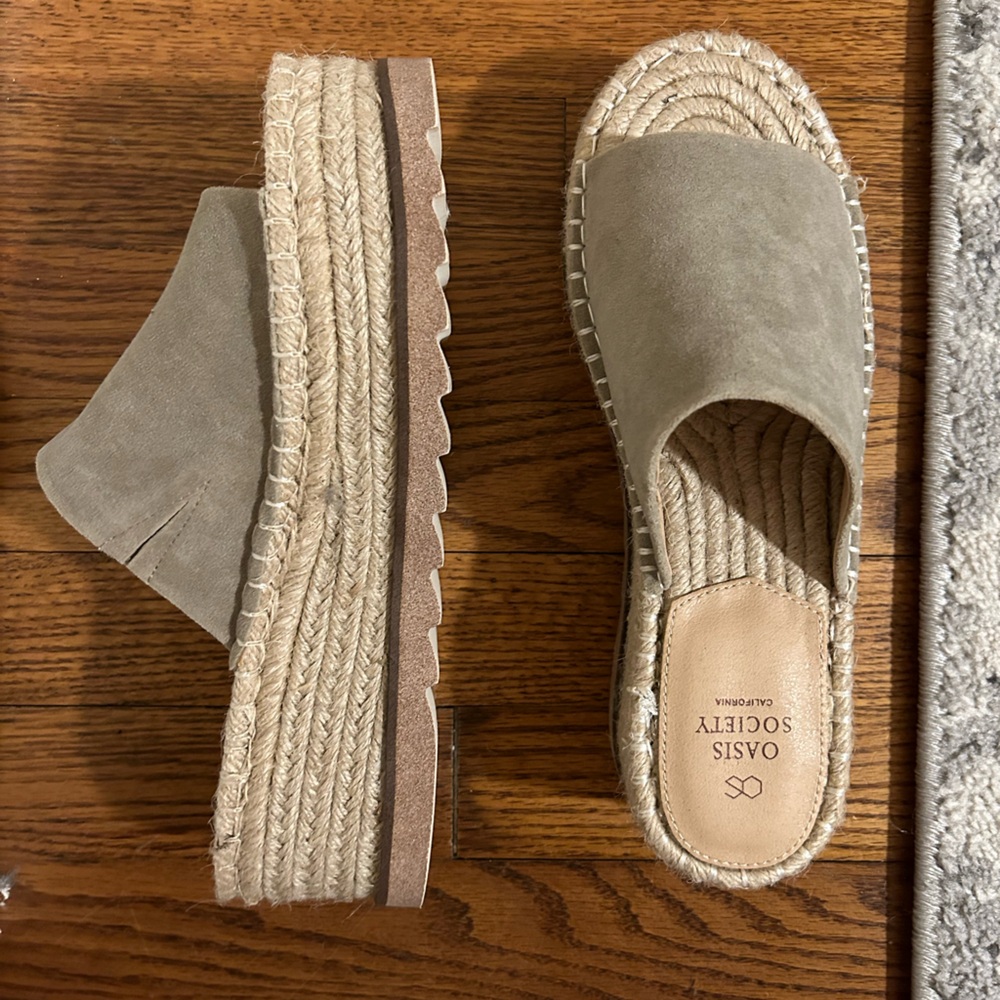 Espradille platform slides